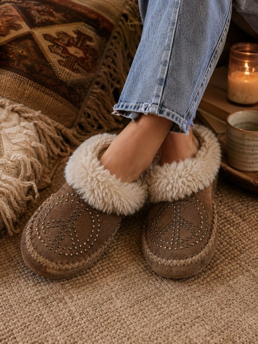 Lucky Brand studded peace-sign moccasin slippers in brown suede Size 7 Bohemian